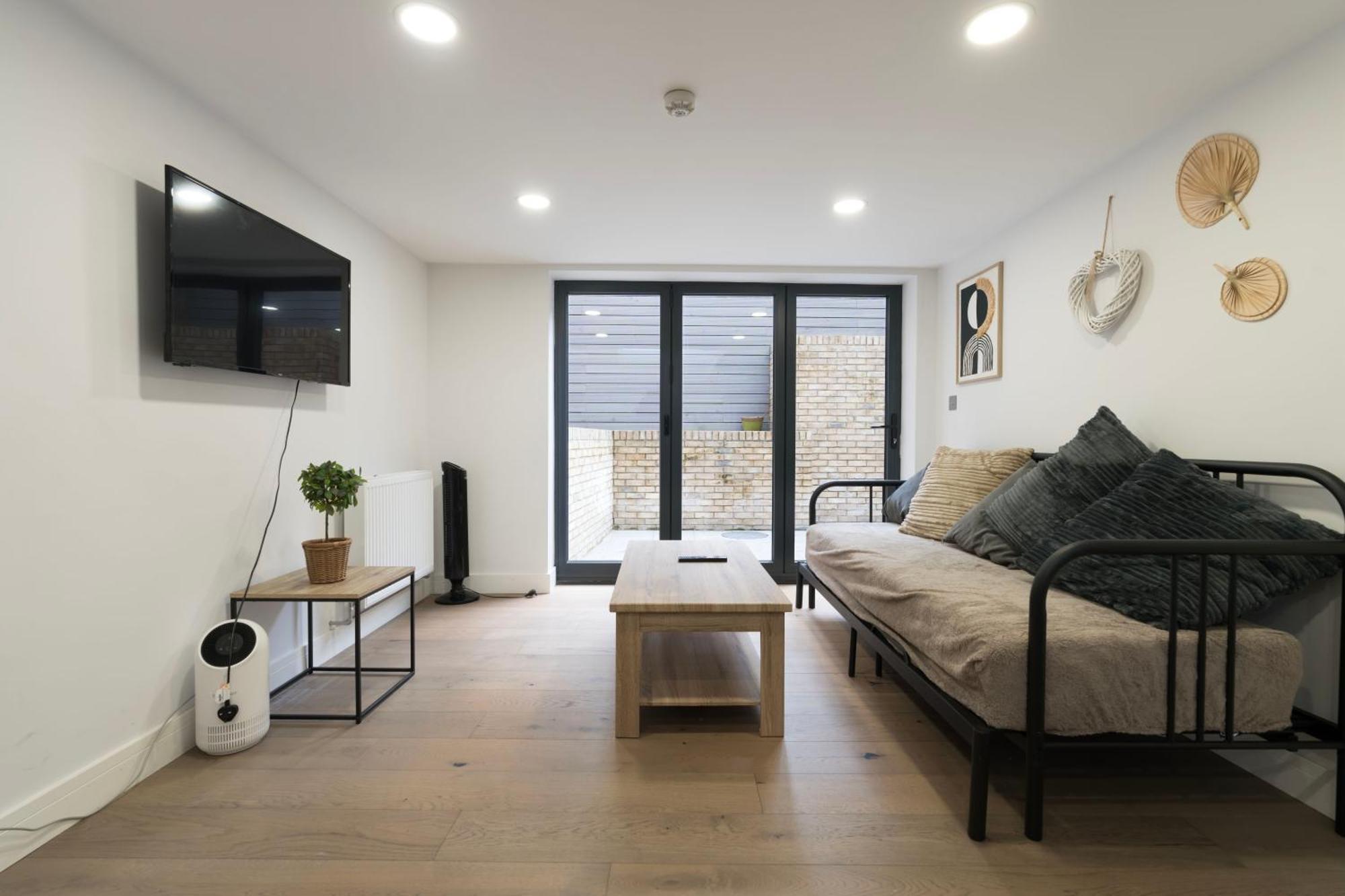 Beautiful Olive House Apartment *